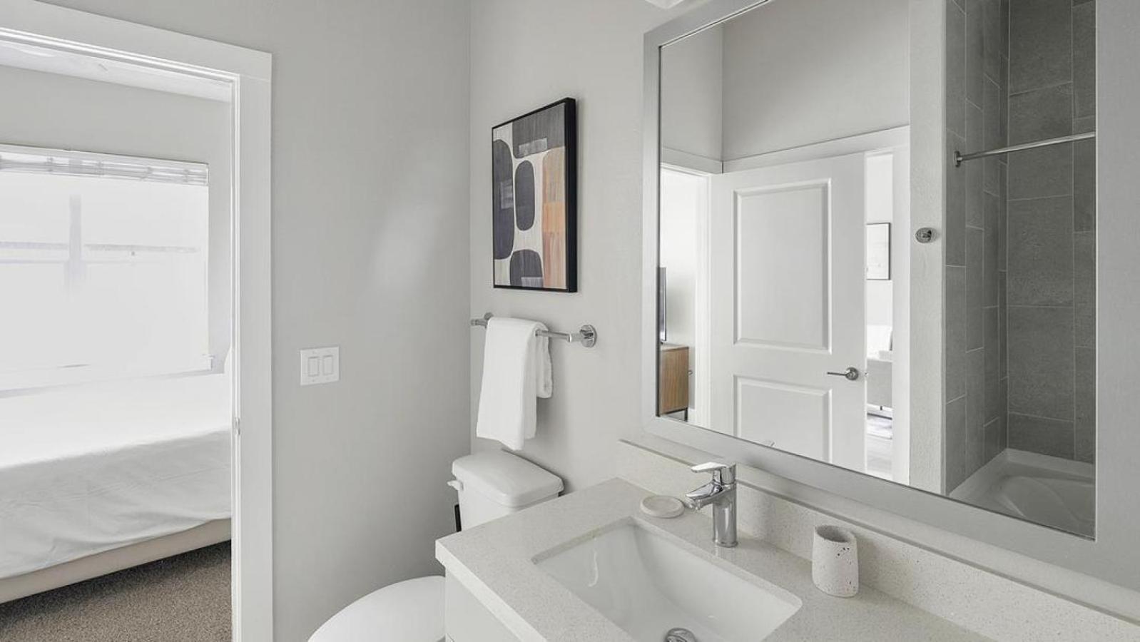 Landing Modern Apartment With Amazing Amenities Austin Exterior foto